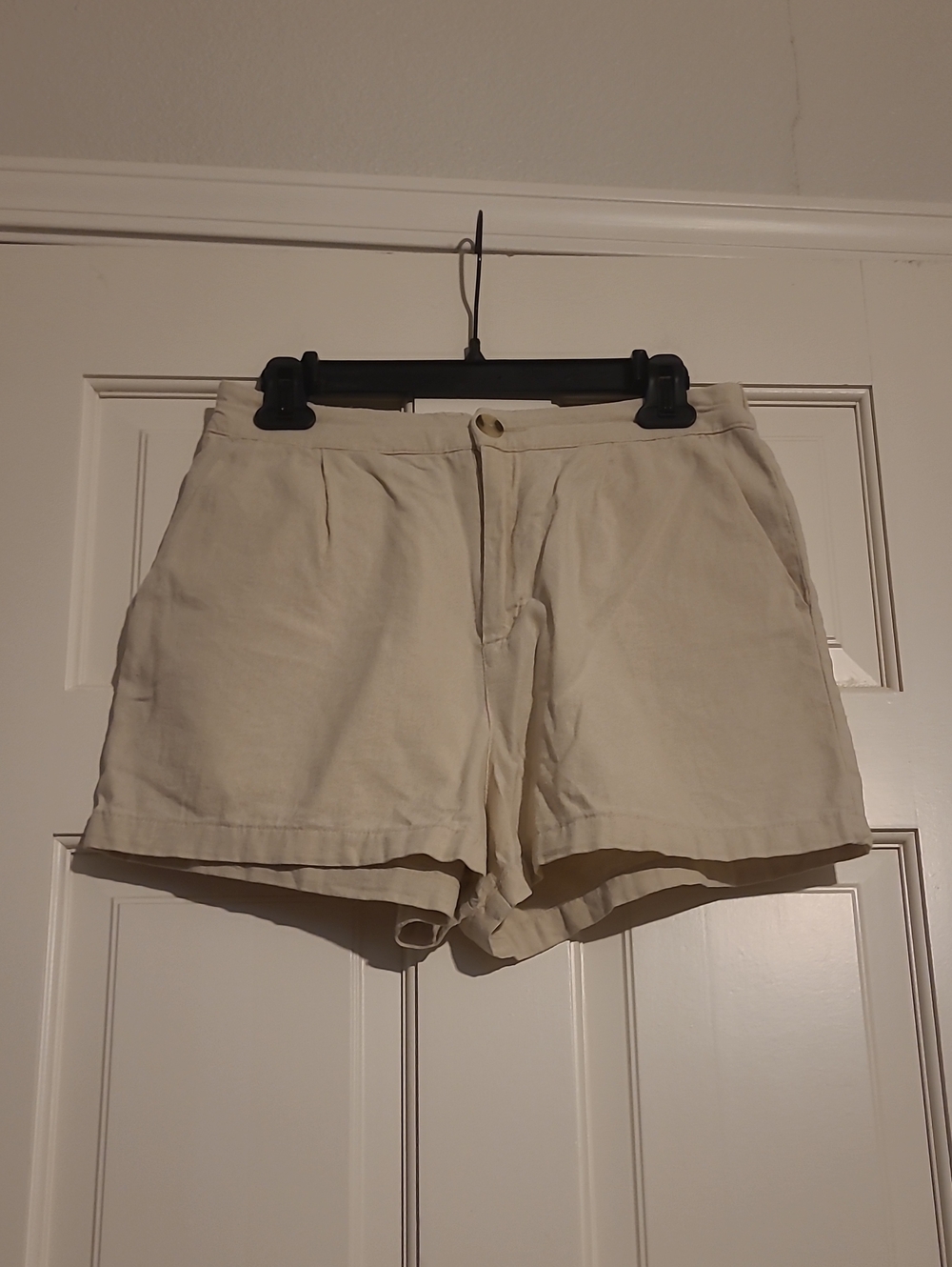 Ambiance Cream Women's Linen Bermuda Shorts Size M